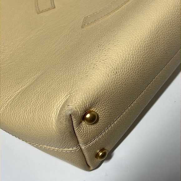 Chanel Caviar Tote w/ COA - Picture 16 of 17